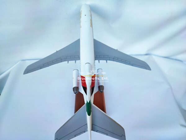 Model of B727-200 Emirates Airlines with detailed craftsmanship.